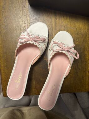 Lulu's White & Pink Scalloped Bow Slide Mules